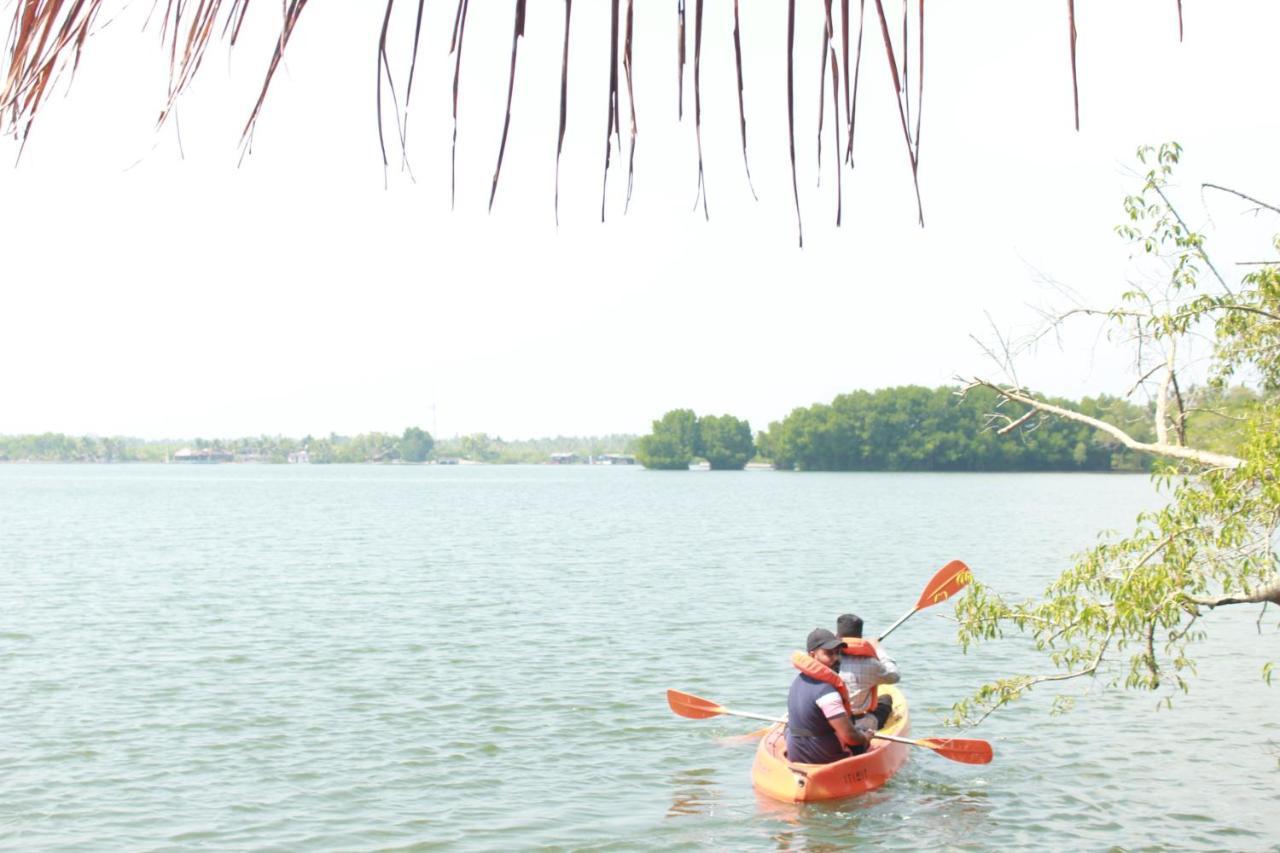 Lake N River Resort Munroe Island Mundrothuruth Ngoại thất bức ảnh