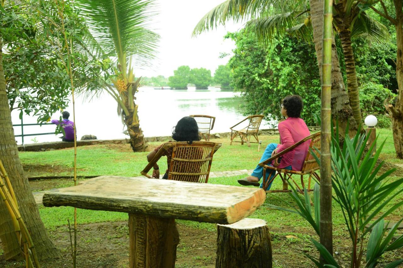 Lake N River Resort Munroe Island Mundrothuruth Ngoại thất bức ảnh